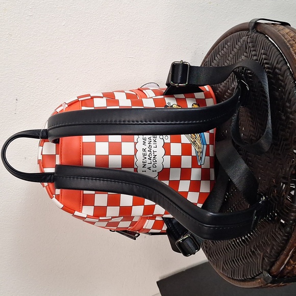 Loungefly Lasagna Garfield Backpack - Picture 5 of 12